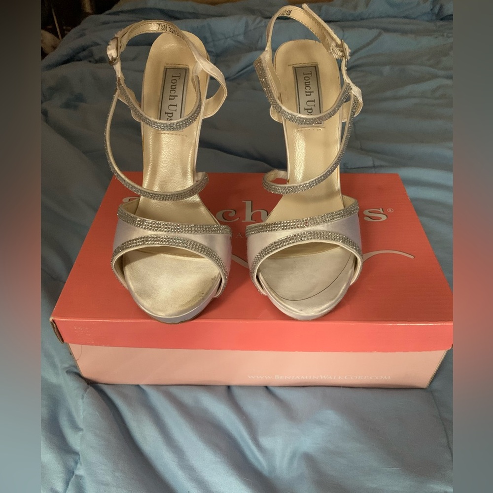 Touch Ups 7.5 “Allie” white satin rhinestone heels - Picture 2 of 16